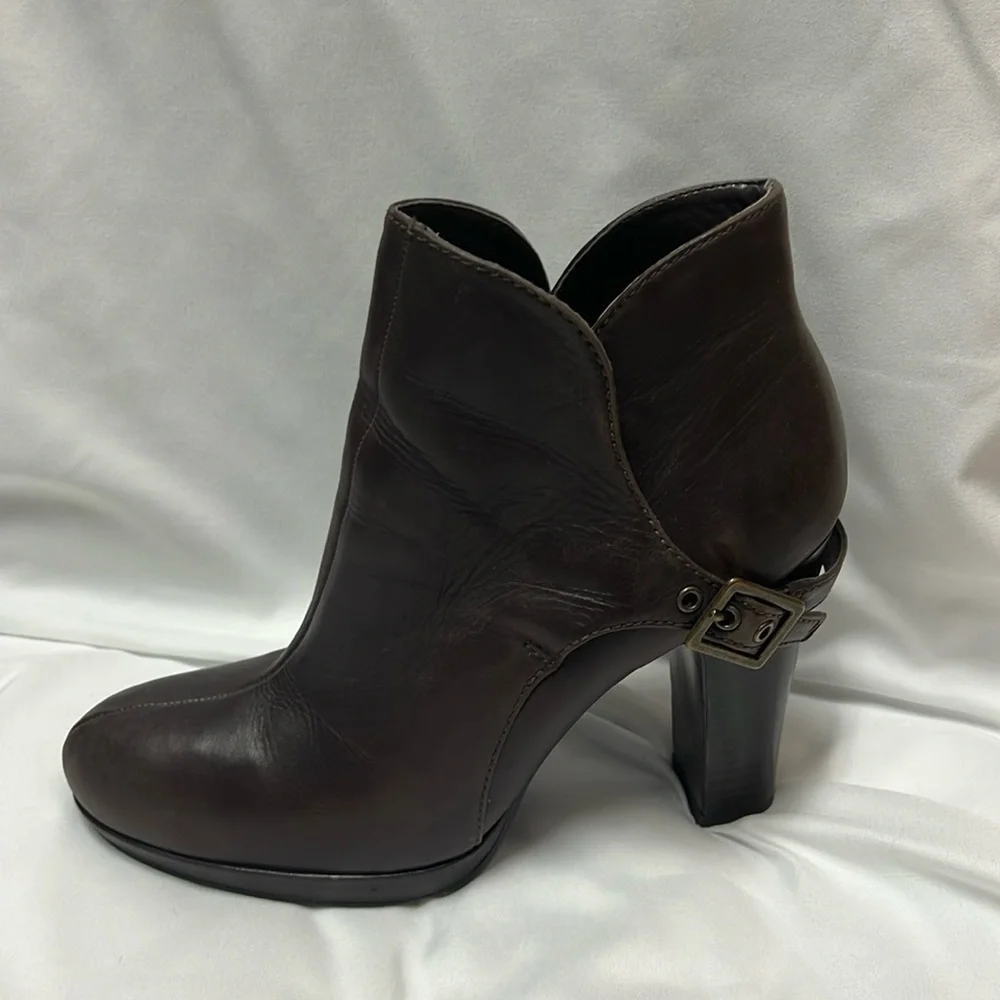 Brown leather simply Vera Wang Boots - Picture 1 of 5